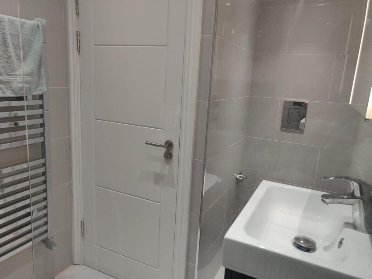 Stunning Double Room in Harrow London Exterior foto